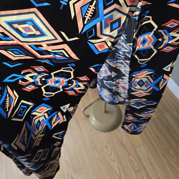 LulaRoe Kimono sz Medium - Picture 4 of 5